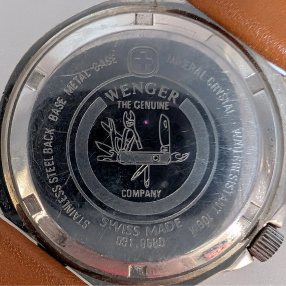 Wenger Swiss Army Field Watch White Dial Day Date Lume 100M‎ Leather Strap 33mm